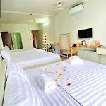 Papaya Hotel